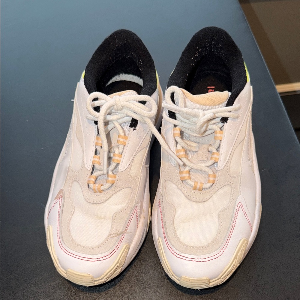 Puma Sneakers